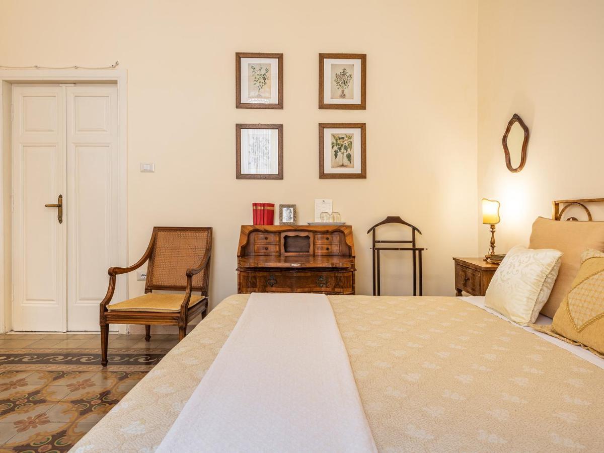 Palazzo Santa Caterina Bed & Breakfast ดอร์กาลี ภายนอก รูปภาพ